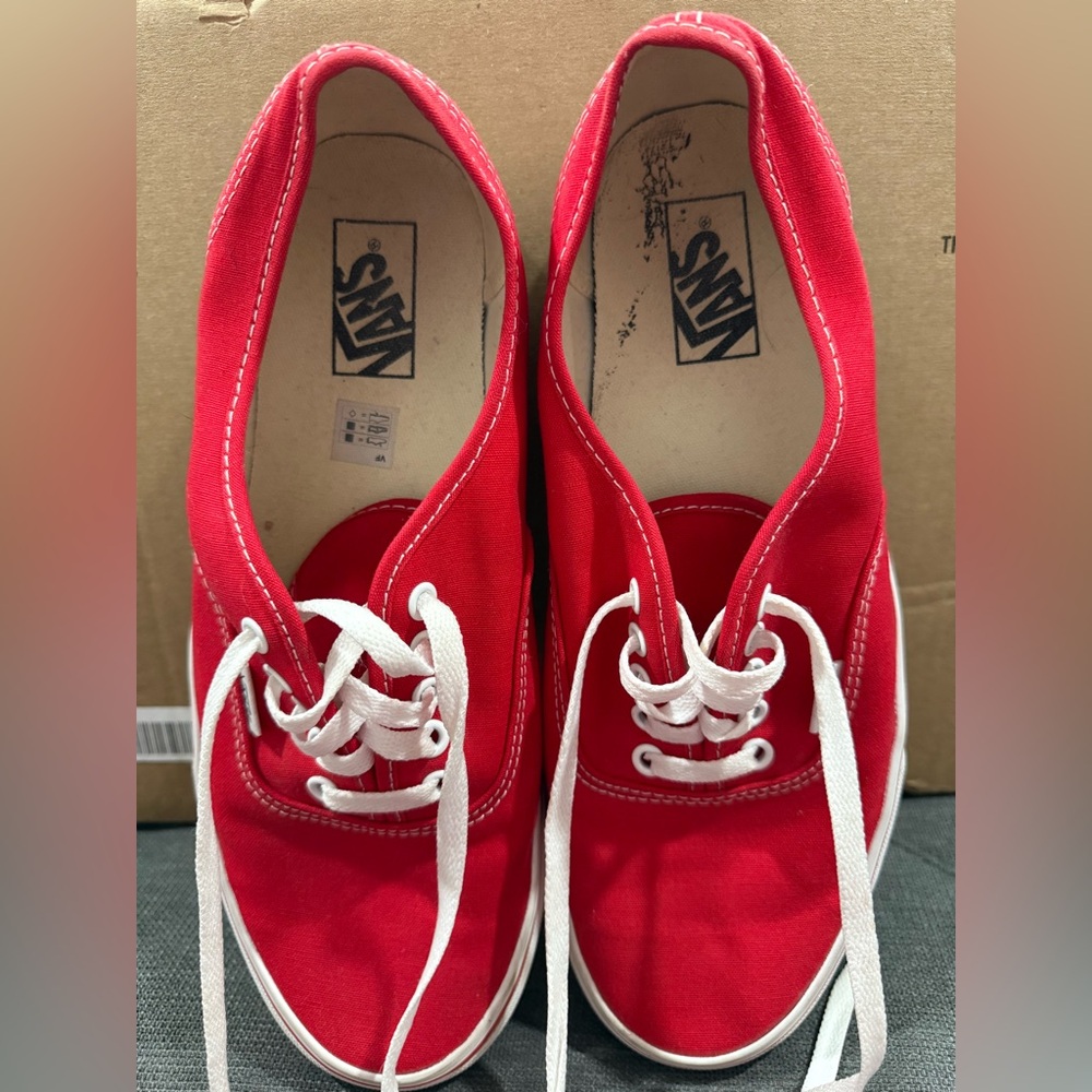 VANS UNISEX CORE CLASSIC RED